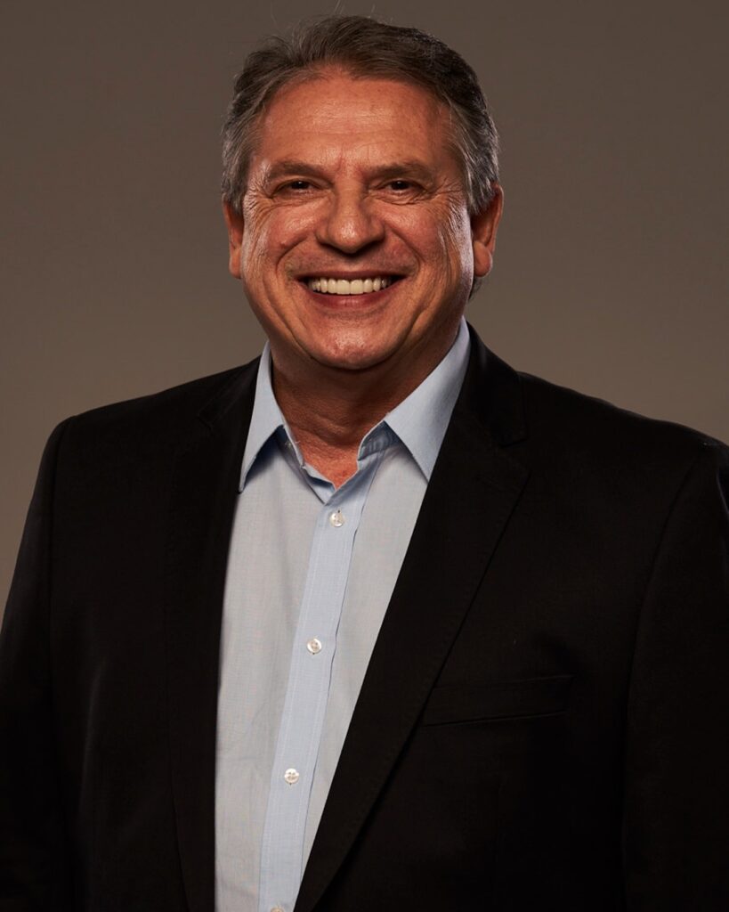 WhatsApp-Image-2026-01-13-at-21.54.38-819x1024 Newton Bonin lança programa que transforma assuntos complexos em conhecimento acessível