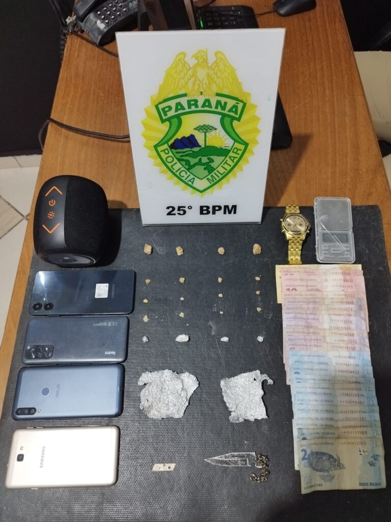 WhatsApp-Image-2026-01-14-at-06.30.01-768x1024 Polícia Militar prende seis homens por tráfico de drogas na Praça Santos Dumont, em Umuarama