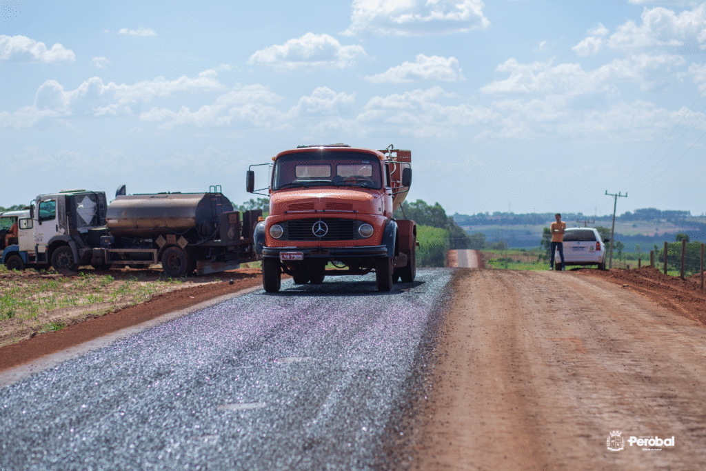 12-1024x683 Pavimentação da Estrada Itú avança e deve impulsionar produção rural em Perobal