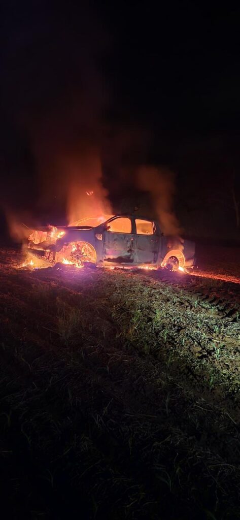 WhatsApp-Image-2026-03-12-at-06.00.44-473x1024 Caminhonete é destruída por incêndio após motorista passar mal em rodovia de Alto Piquiri