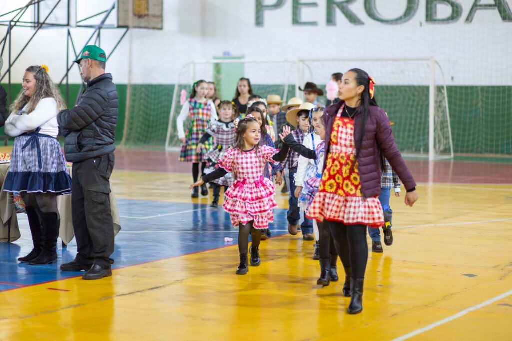 WhatsApp-Image-2026-06-26-at-08.09.53-3-1024x682 Festa Junina do SCFV fortalece vínculos familiares e celebra a cultura em Perobal